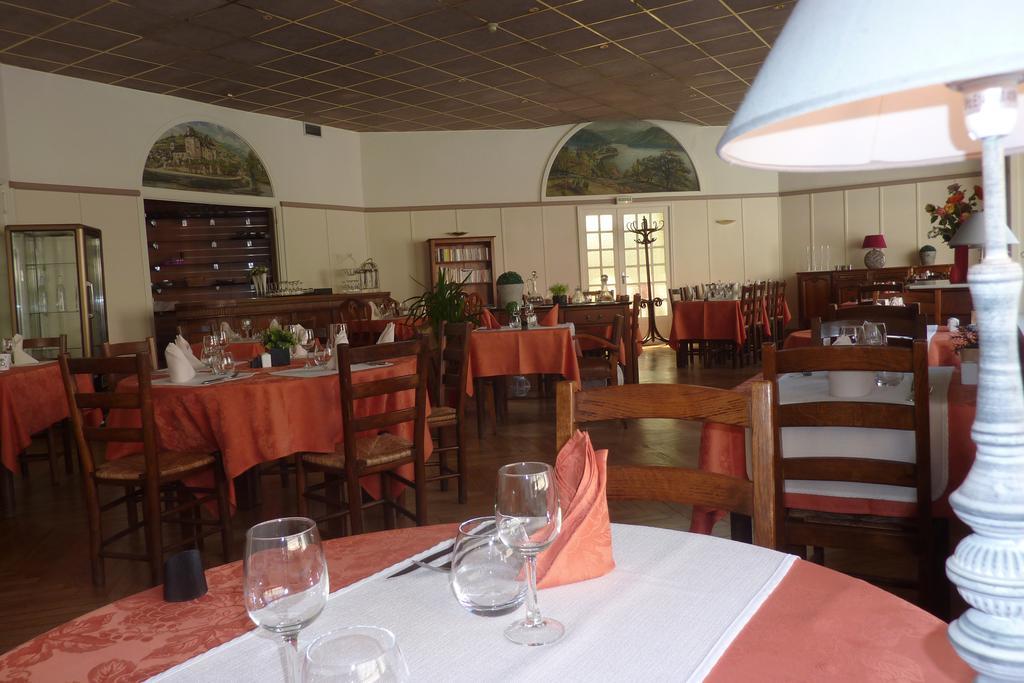 Hotel Du Lion D'Or Entraygues-sur-Truyère Kamer foto