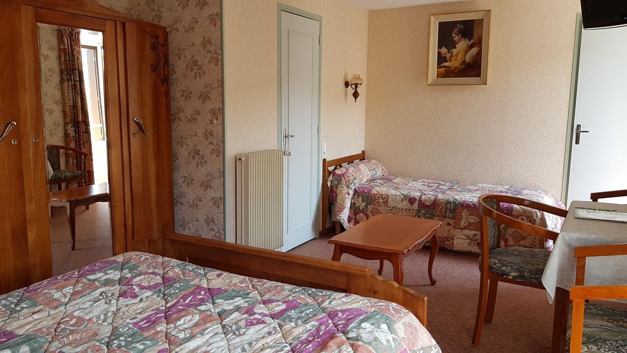 Hotel Du Lion D'Or Entraygues-sur-Truyère Kamer foto